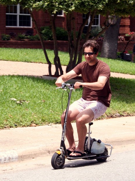 Avi Scooter.2 jpg